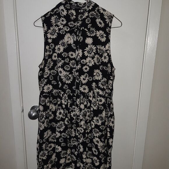 Womans Floral Suzy Shier Dress with Coller - Picture 3 of 9